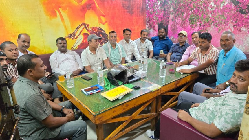 कुर्मी सशक्तीकरण मंचले एसईई पास गरेका पर्साका विधार्थीहरुलाई सम्मान गर्ने